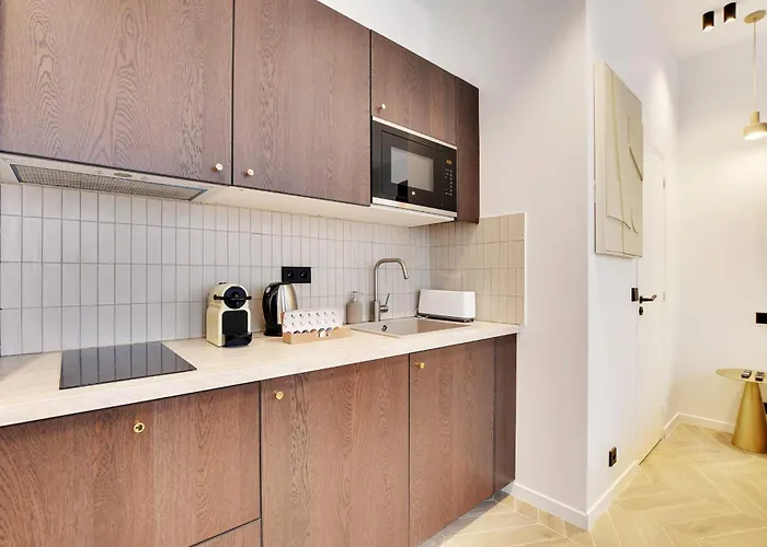 11 - Luxury L010 パリ