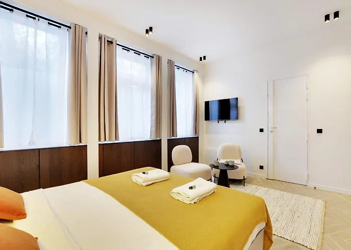 11 - Luxury L010 パリ